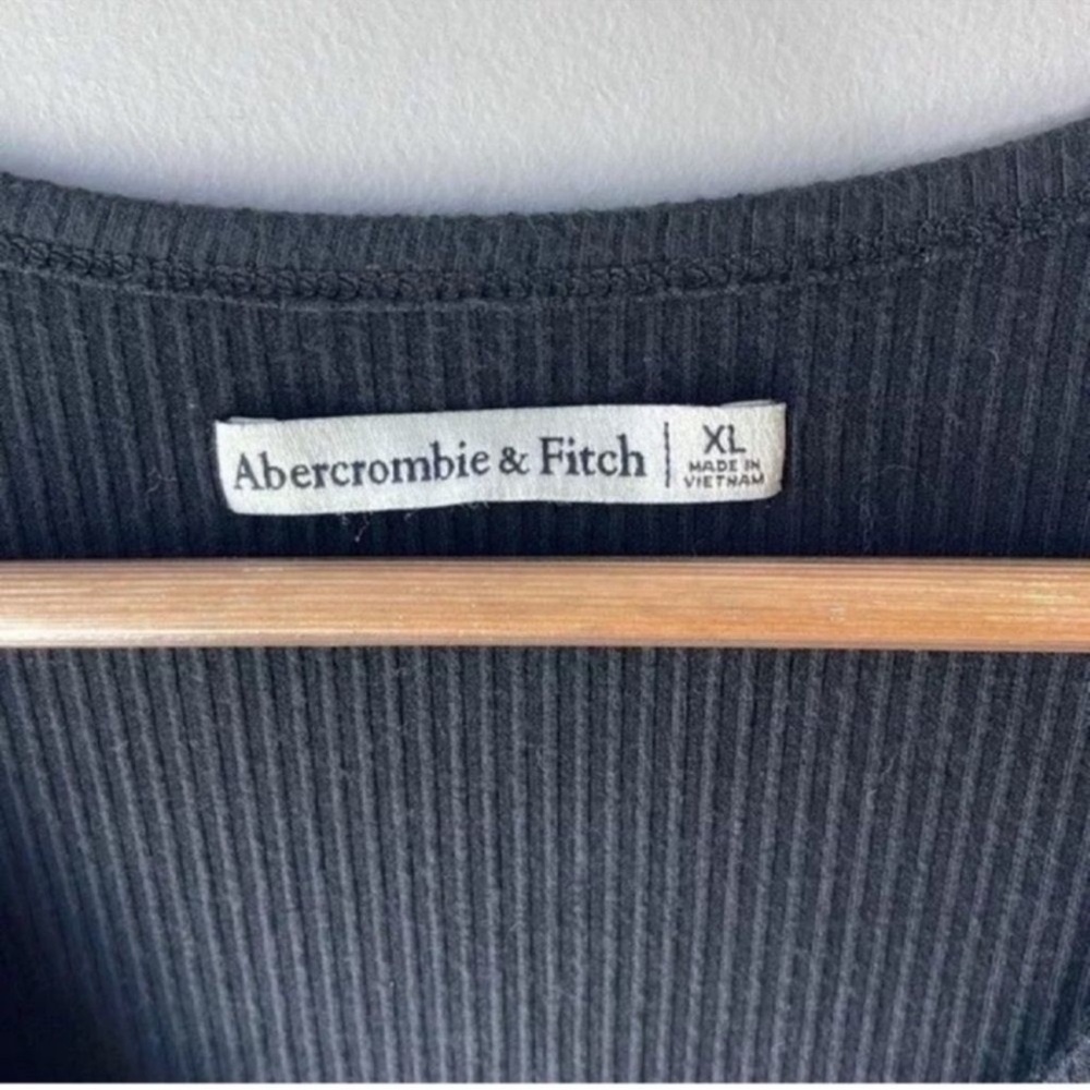 Abercrombie & Fitch O Ring Knit Midi Dress - Picture 7 of 10